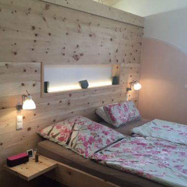 holzdesign-bernhard-wandbett